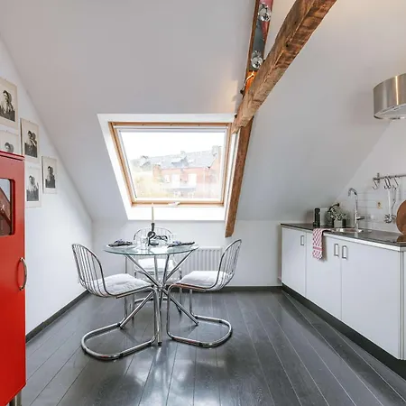 Huswell - Cozy Retro In The Heart Of Appartement *