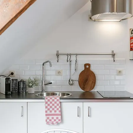 Huswell - Cozy Retro In The Heart Of *